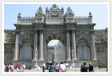 DOLMABAHCE PALACE