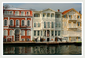 WOODEN SUMMER HOUSES